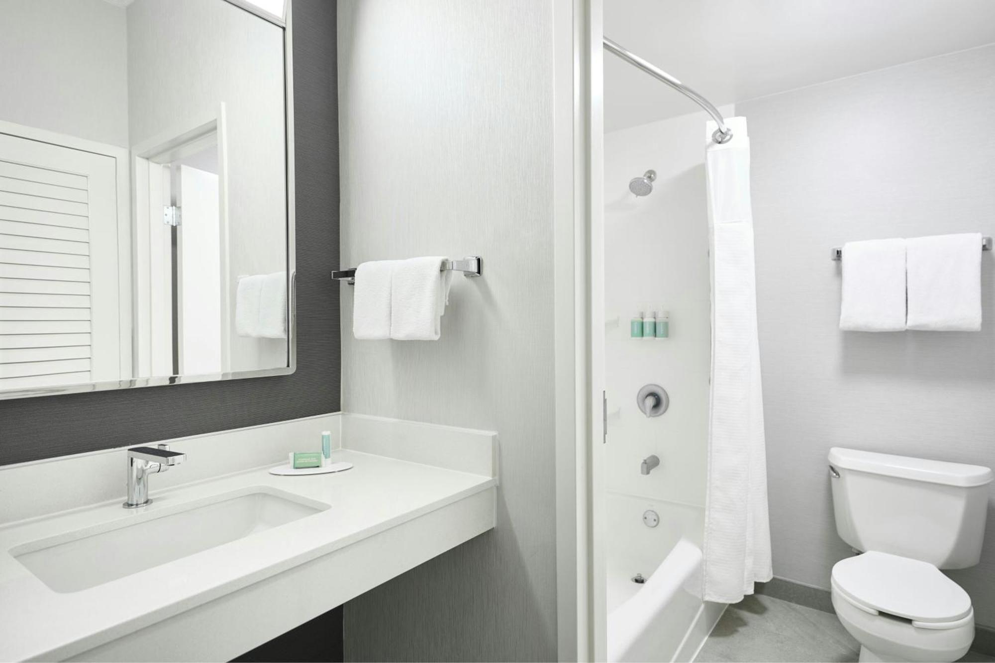 Courtyard St. Louis Creve Coeur Hotel Екстериор снимка