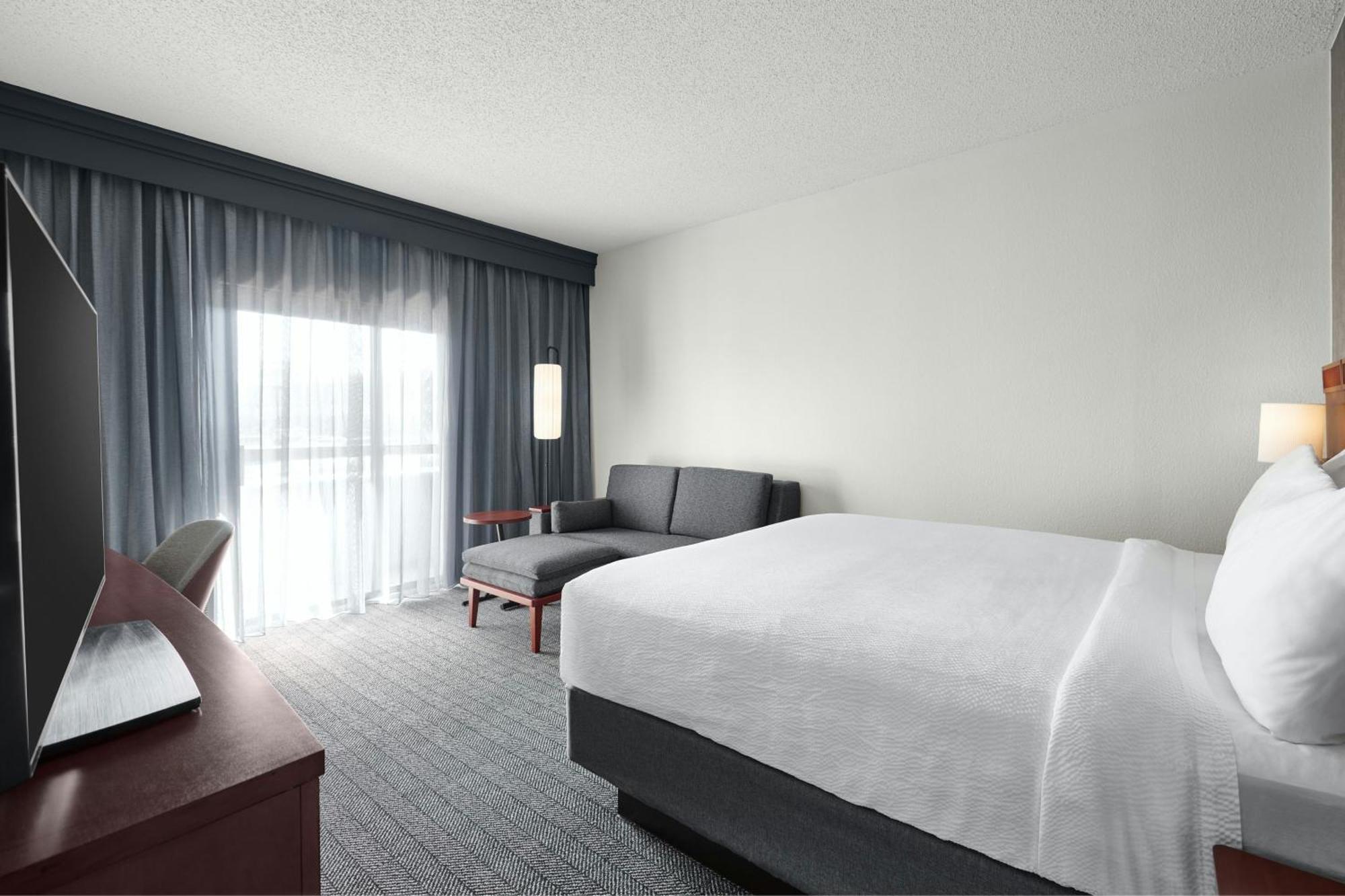 Courtyard St. Louis Creve Coeur Hotel Екстериор снимка