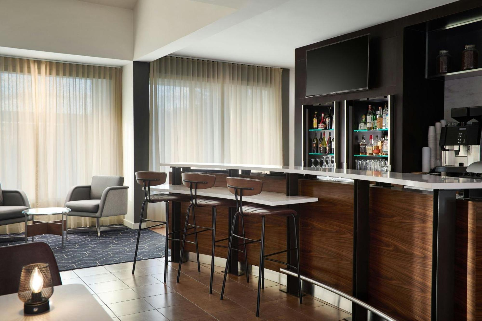 Courtyard St. Louis Creve Coeur Hotel Екстериор снимка